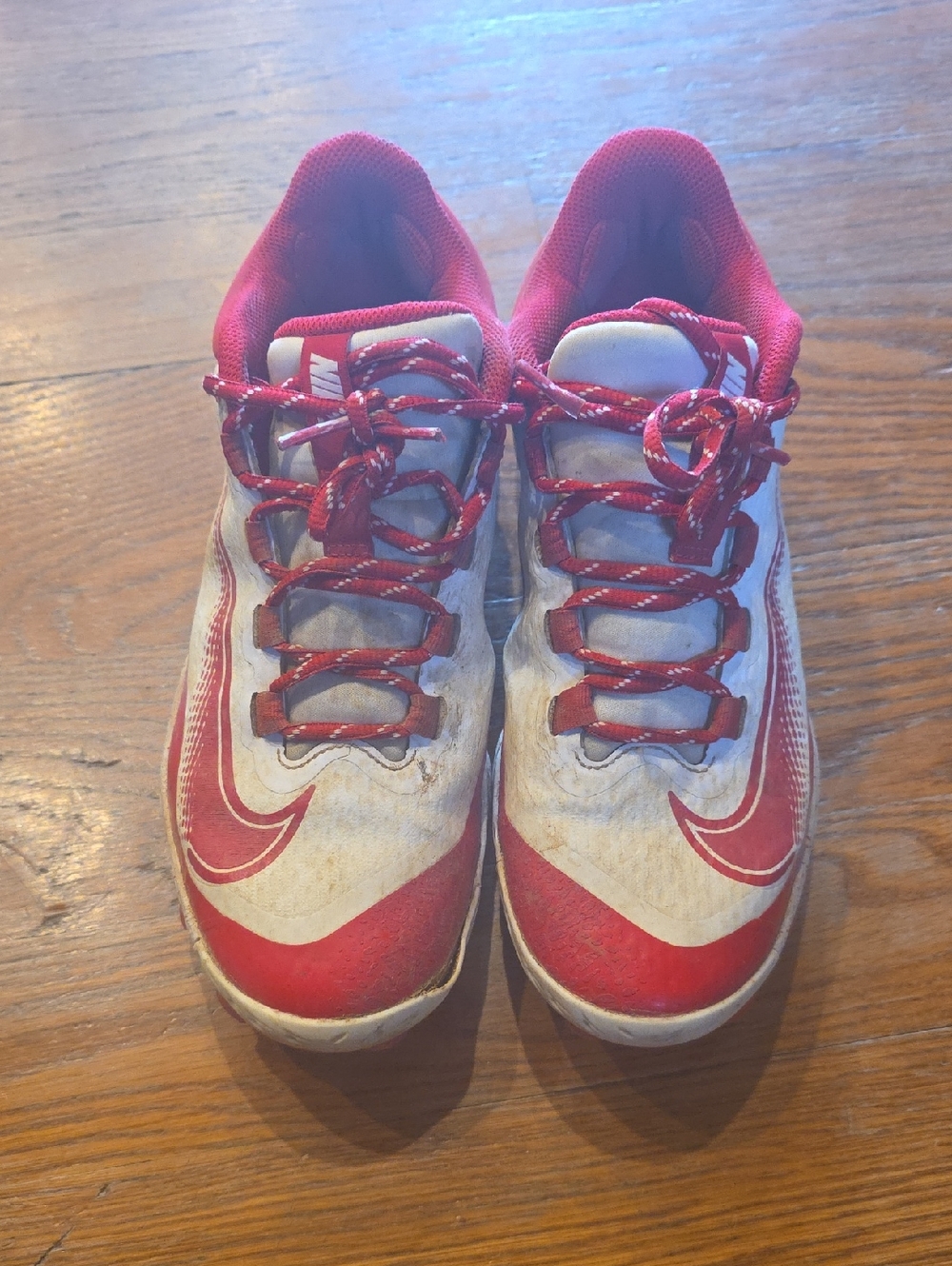 Nike Mens 8 Red and White Sneakers